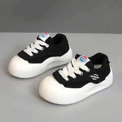 Damen sportive Sneakers mit strapazierfähigem Obermaterial und rutschfester Gummisohle in Schwarz