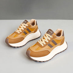 Damen Sneakers mit hohem Plateau und atmungsaktivem Obermaterial in Kastanienbraun