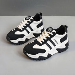 Damen Sportliche Chunky Sneakers mit rutschfester Sohle und atmungsaktiver Oberflächenstruktur in Schwarz