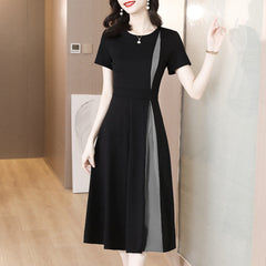 Hanne - Schwarz-weißes Midikleid in Grau