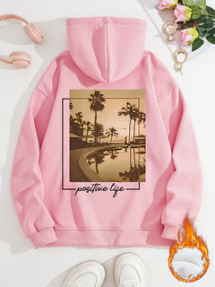 Damen Kapuzenpullover mit urbanem Palmenmotiv und positivem Schriftzug in Rosa