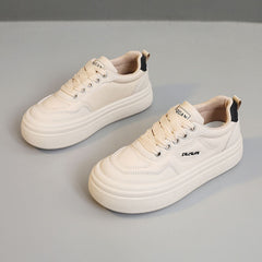 Damen modische Plateau-Sneaker mit atmungsaktiver Oberflächenstruktur und dämpfender Sohle in Khaki