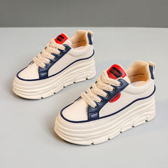 Damen Plateau-Sneaker mit innovativem Dämpfungssystem und modischer Laufsohle in Blau