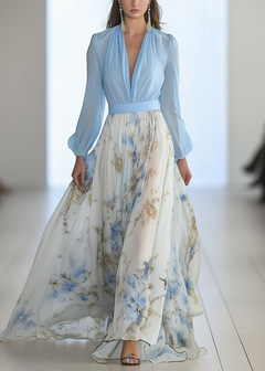 Sofie - Damen Maxikleid mit V-Ausschnitt und geblümtem Saum in Hellblau