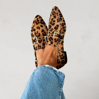 Brunna - stilvolle Loafers mit Druck und Metallbeschlag