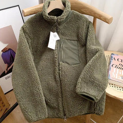 Weiche Winterjacke für Frauen in Armeegrün