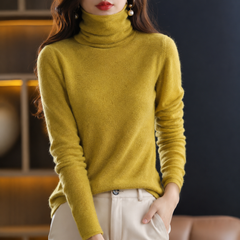 Akainu - Eleganter Rollkragenpullover in Gelb