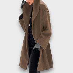 Lerisse – Eleganter Mantel mit Kapuze in Khaki