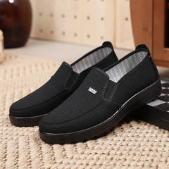 Qasim - Anti-Rutsch Schuhe in Schwarz