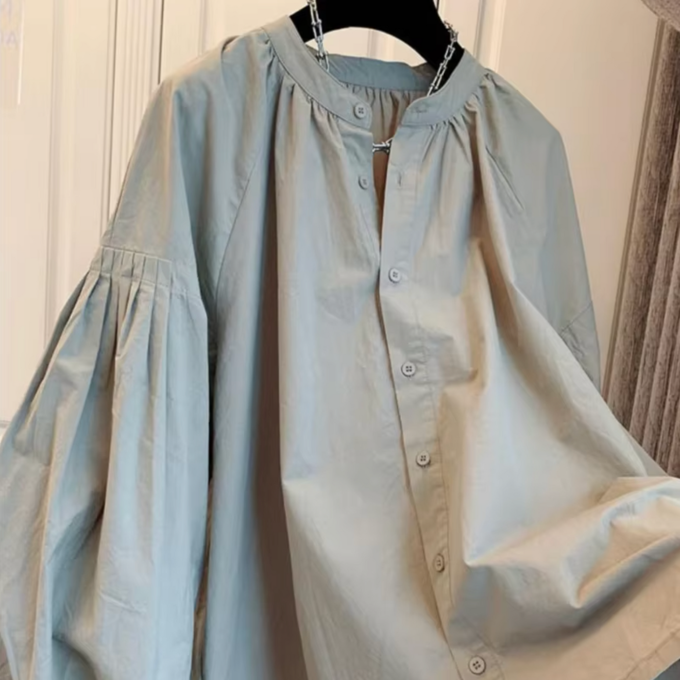 Quarisa – Übergroße Vintage-Bluse mit Puffärmeln