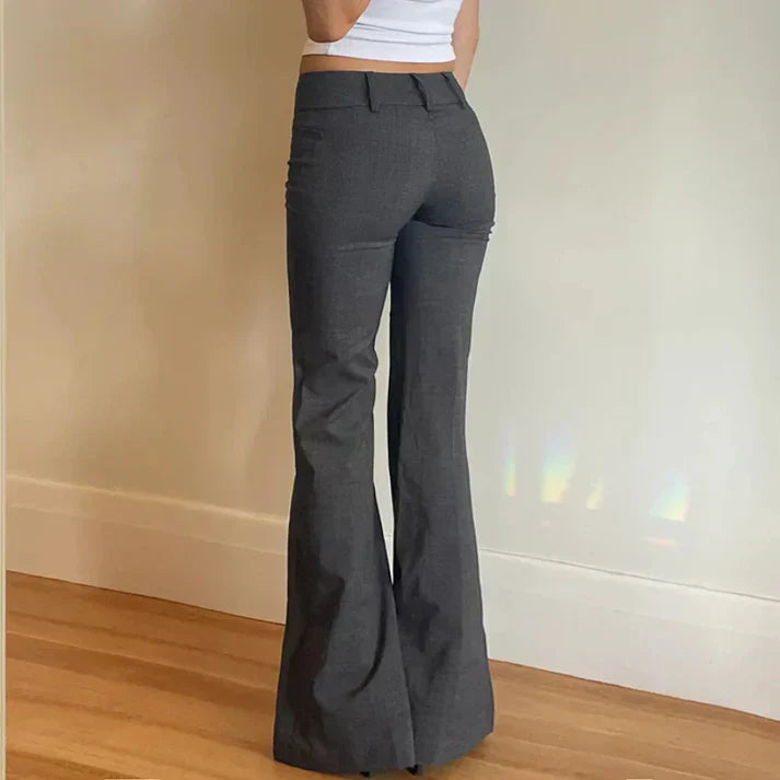 Quissara – Ausgestellte Hose mit niedriger Leibhöhe