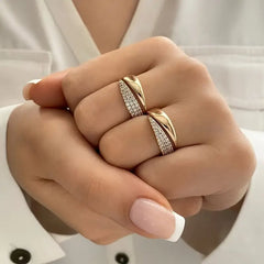 Daniela | Zarter Ring mit edlem Design in Gold
