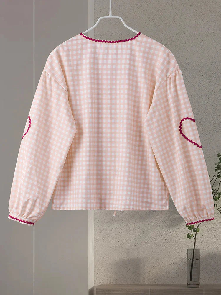 Amelie®️™ – elegante herzförmige Bluse