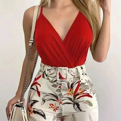 Blütenzauber™ Set Mit Floraler Shorts und Zarter Bluse. in Rot