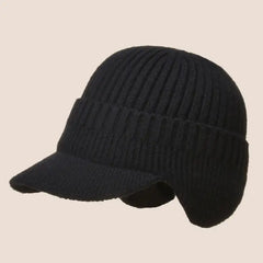 WinterWool - Strickmütze mit Ohrenschützern in Schwarz