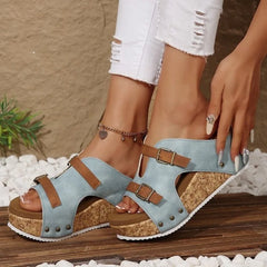 Coraline™ Leder-Pantolette mit Plateau und Doppelverstellung in Hellblau