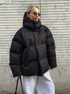 Romy | Dicker gesteppter Wintermantel für Frauen in Schwarz