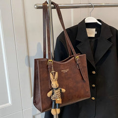 CHARMTOTE™ | Schultertasche in Braun