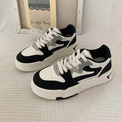 Myka - Trendige Freizeit-Sneakers - Plateau-Stil in Schwarz