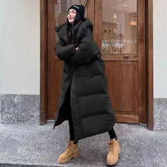 Sareena - Lange jacke - Stil mit Kapuze in Schwarz