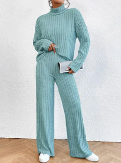 Helene - Strickhose - Rollkragenpullover in Himmelblau