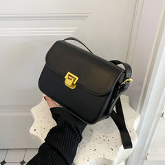 Laina - Leder-Umhängetasche - Quadratischer Retro-Stil in Schwarz