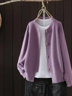 Elara | Perlenknopf Cardigan in Lila