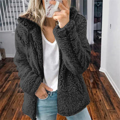 Warme Kapuzenjacke für Frauen in Schwarz