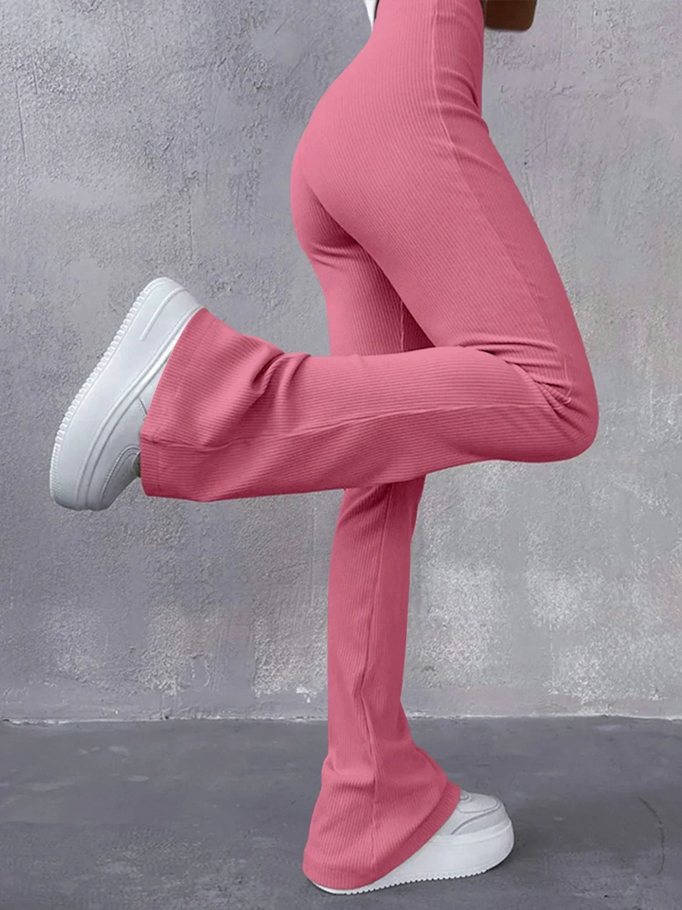 Virginia® | Gerippte Schlaghose mit hoher Taille