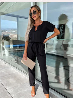 Kurzarm-Jumpsuit mit Gürtel für Damen in Schwarz