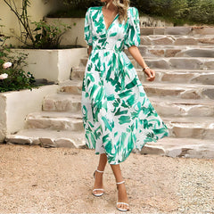 Theresa - Midikleid mit V-Ausschnitt - Sommerkleid in Hellgrün