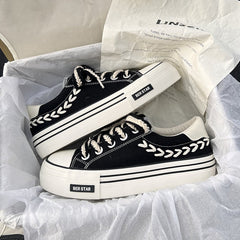 Silvia® | Bequeme klobige Damenschuhe in Schwarz