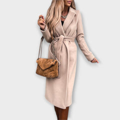 Eliza - Schicker Langmantel mit Bindegürtel in Beige