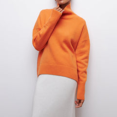 Estelle - Lockerer Rollkragenpullover in Orange