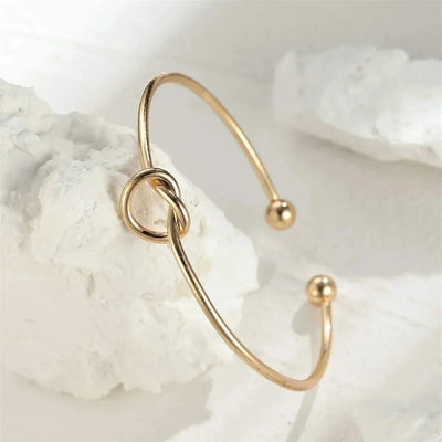 Elena – Schlichte Knoten-Armspange