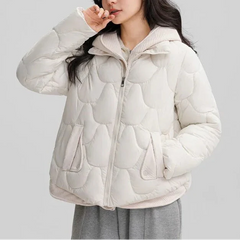 FrostHaven™ Steppjacke Mit Kuscheliger Kapuze in Beige