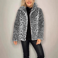 Panther Luxe™ Mantel aus Plüschfell mit Wildtierprint / Die kühne Seite Femininer Eleganz! in Grau