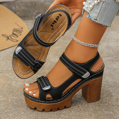 Bellatrix™ Plateau-Sandalen Mit Blockabsatz und Verstellbaren Riemen in Schwarz