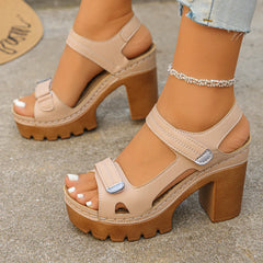 Bellatrix™ Plateau-Sandalen Mit Blockabsatz und Verstellbaren Riemen in Khaki