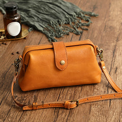Fabienne - Retro-Ledertasche, handgemacht in Braun