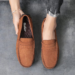 Leichte Loafers aus Wildleder für Männer in Aprikose