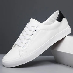 Klassische Lederschuhe in Weiß/Schwarz