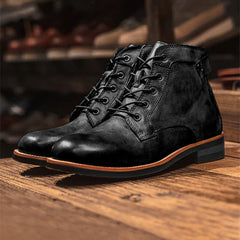 Hochschaftige Herrenstiefel in Schwarz
