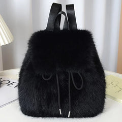 Nora | Eleganter Damen Rucksack aus Kunstfell weich in Schwarz