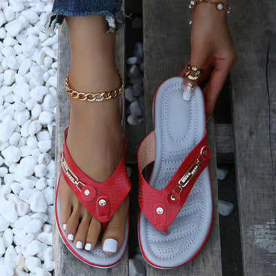 Darlene - Flip‑Flops mit niedrigem Absatz