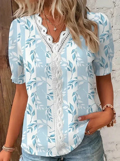 Sienna | Blumenstickerei V-Ausschnitt Bluse in Hellblau