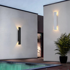 DoubGlow - Moderne Außenwandlampe in Weiß