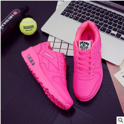 Luftgepolsterte Sneakers für Damen