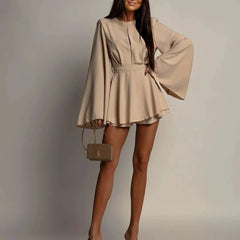 Lunelle™ Jumpsuit mit Offenem Rücken und Zarter Eleganz in Beige