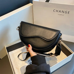Fiona - Satteltasche aus Leder - Magnetklappe in Schwarz